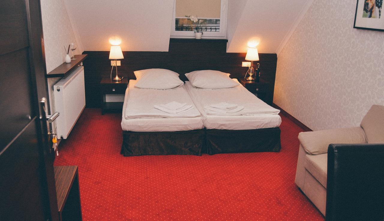 Pyszna Stajenka Otel Bakow  Dış mekan fotoğraf